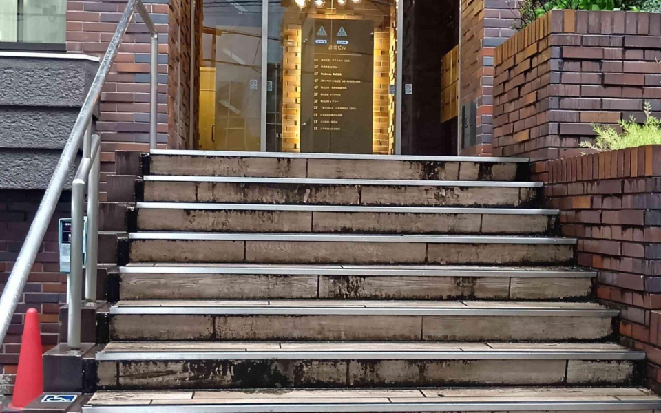 Medium_260401155421030